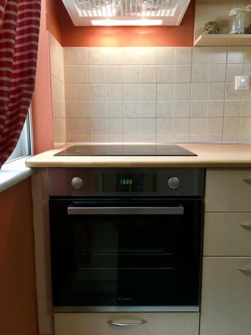 Central Spacious Apartment 70Sqm ตรีโปลิส ภายนอก รูปภาพ